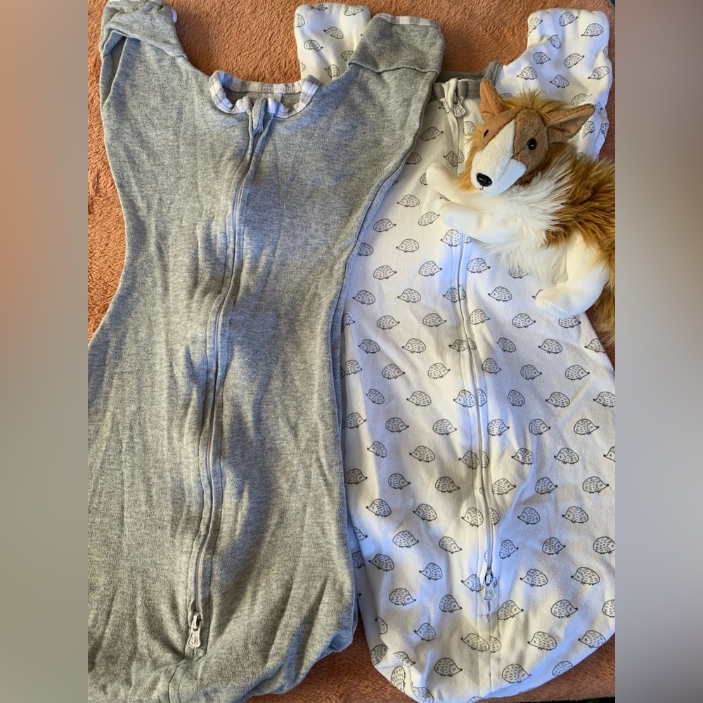 SOLD Arms half-up, 2-way zipper swaddle/sleepsack pack